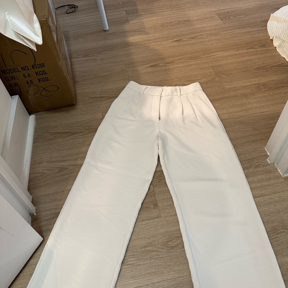 Aritzia the effortless pants